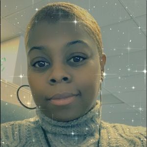 Meet your Posher, Ebony